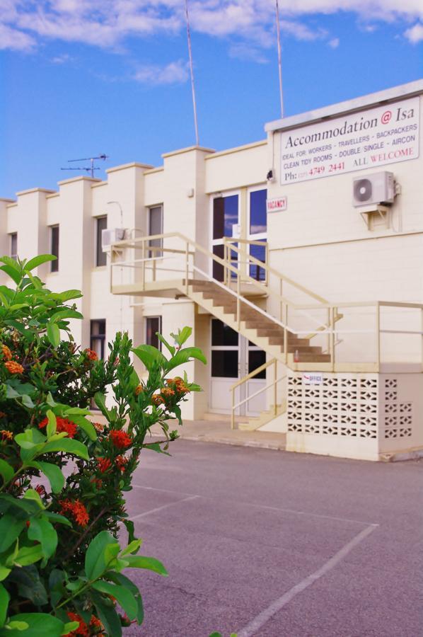 Accommodation @ Isa Маунт Айса Стая снимка