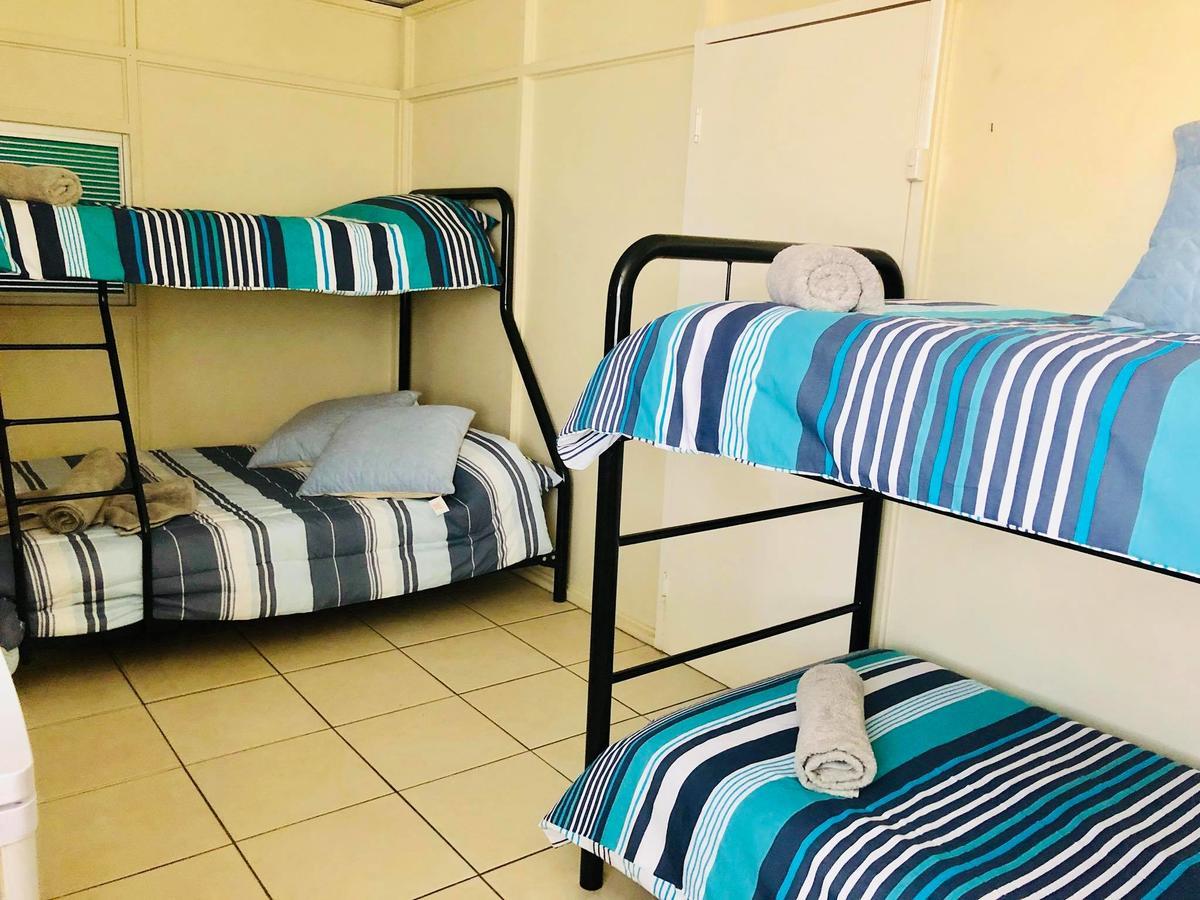 Accommodation @ Isa Маунт Айса Екстериор снимка